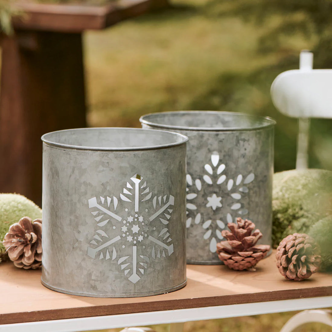 Conos Metal Decorativos Surtido H: 14 Ø: 14 cm