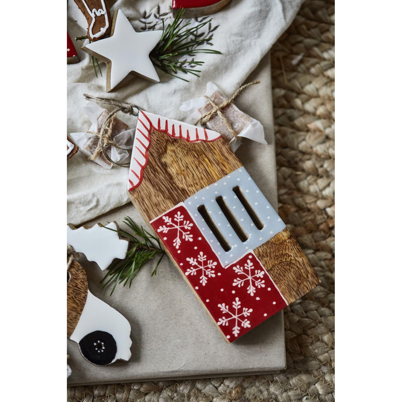 Casita Colgante Roja, Blanca, Gris