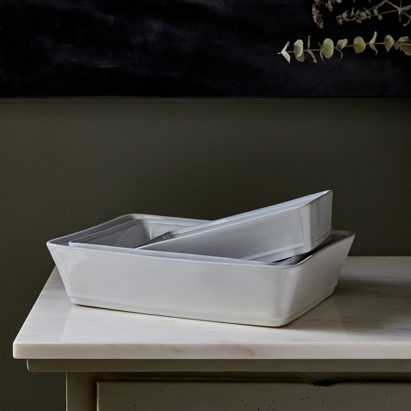 Fuente Rectangular Friso 25 cm Blanca